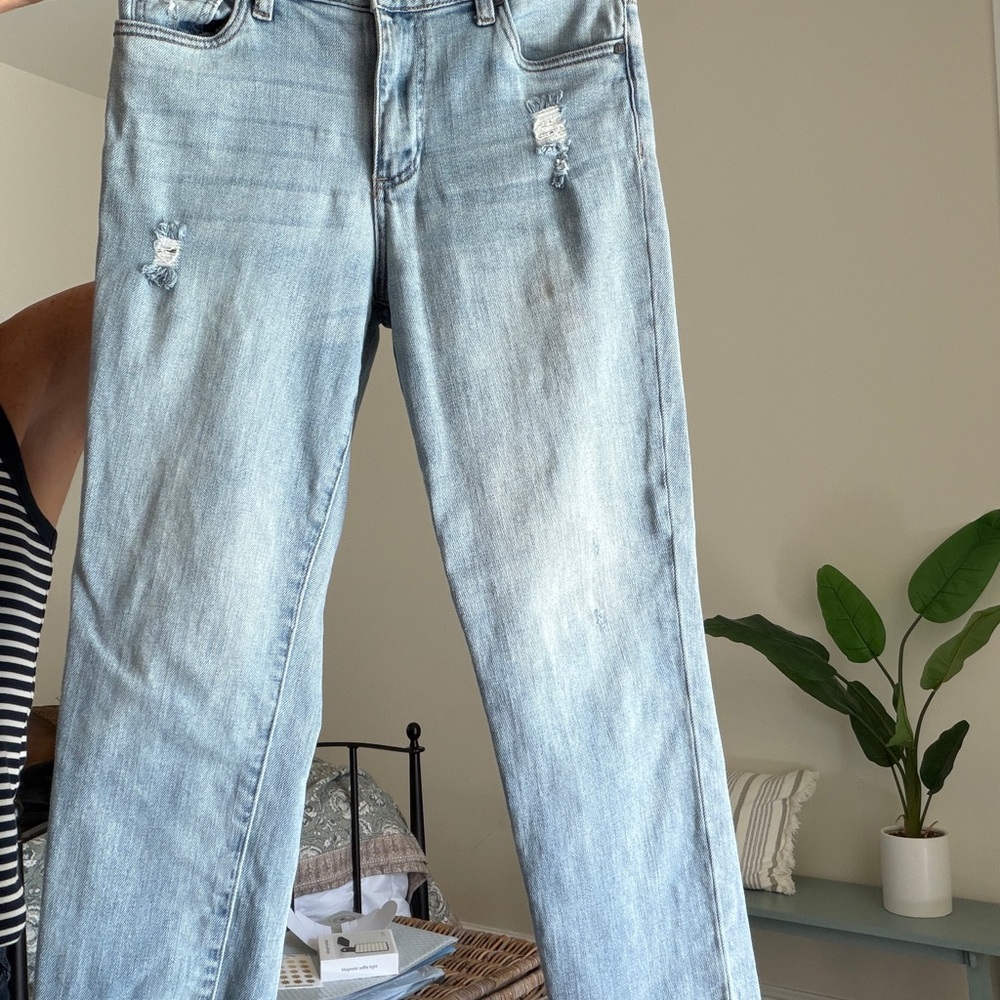 Light Wash Women’s Jeans - Classic Straight Leg
